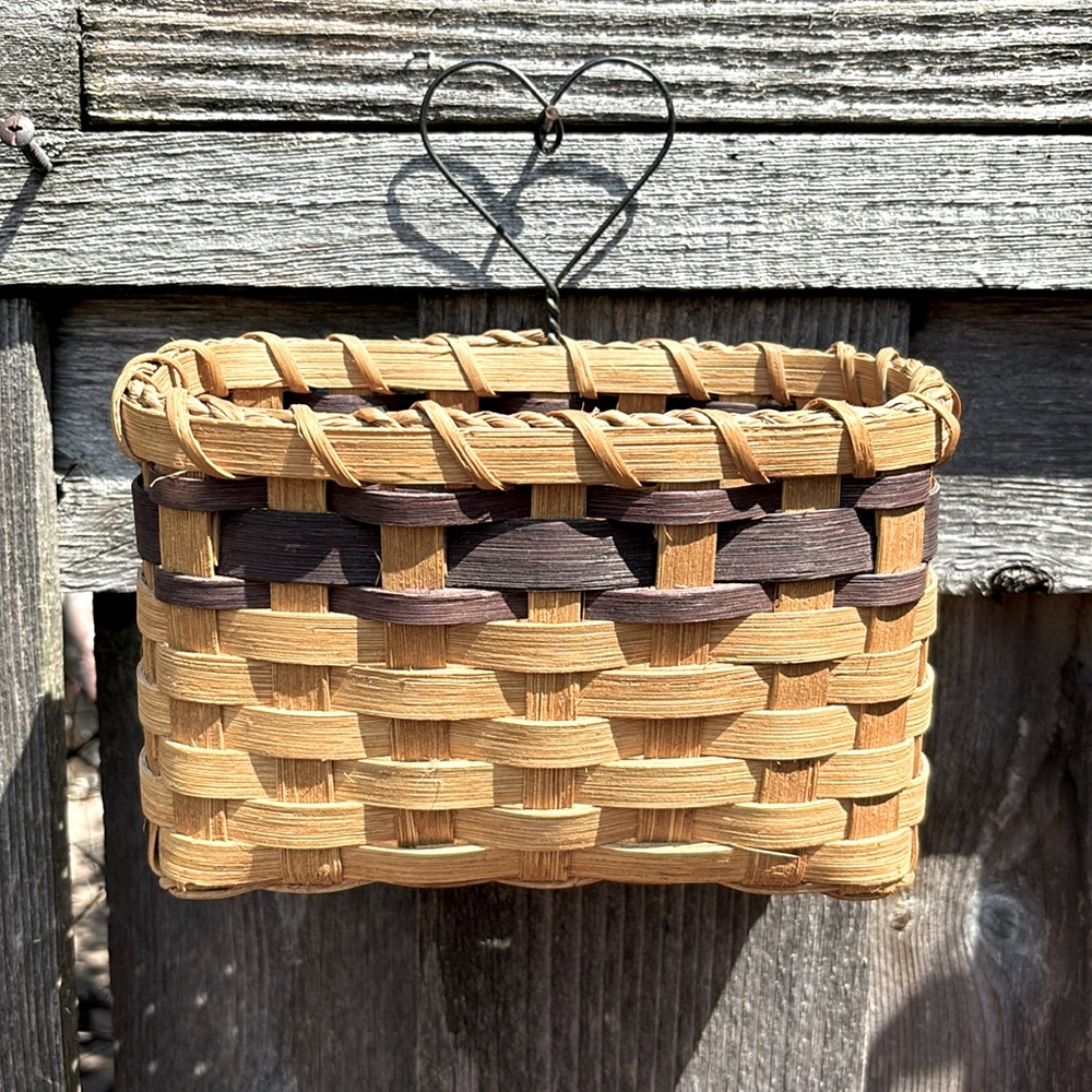 Vintage Woven Reed Basket with with wire heart. Natural/Navy Blue